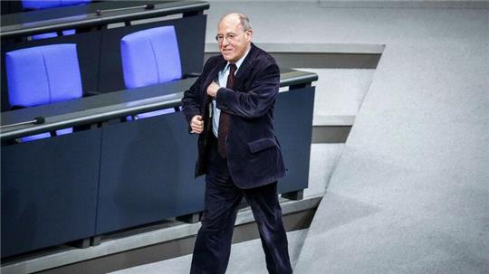 Gregor Gysi hat sich auf den Weg gemacht.