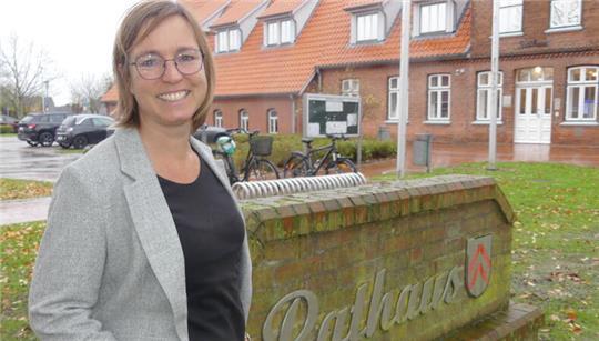 Grit Hartig ist das neue Gesicht im Drochterser Rathaus. Egal ob Ganztagsschule, Feuerwehr oder Hundesteuer - bei ihr laufen die Fäden zusammen.