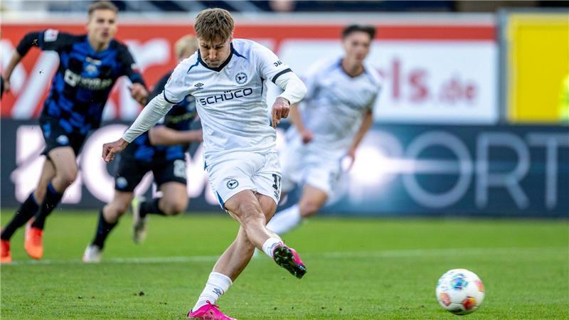 Tigges sichert Paderborner Sieg in packendem Derby Grodowski brachte Bielefeld früh in Führung.