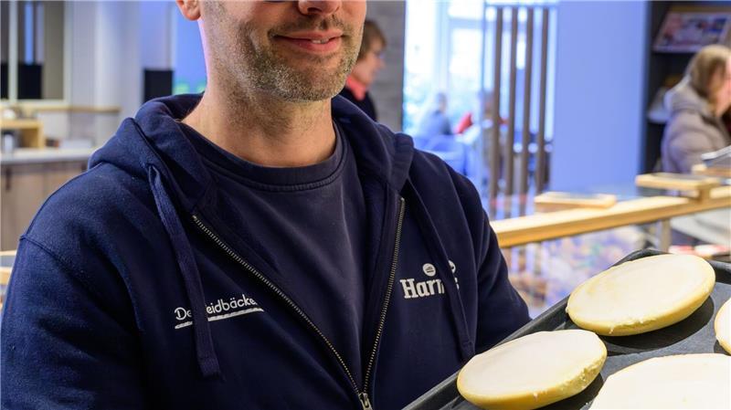 Lüneburger Bäcker-Idee: „Grönländer“ statt „Amerikaner“ „Grönländer“ statt „Amerikaner“ - Jannik Harms, Geschäftsführer der De Heidbäcker GmbH, hat das Zuckergebäck umbenannt.
