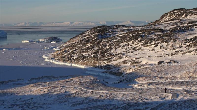 Was Grönlands Rohstoffe für die EU bedeuten Grönland ist ein Land voller Eis und Schnee. Unter der Erdoberfläche lagern jedoch immense Rohstoffvorkommen.