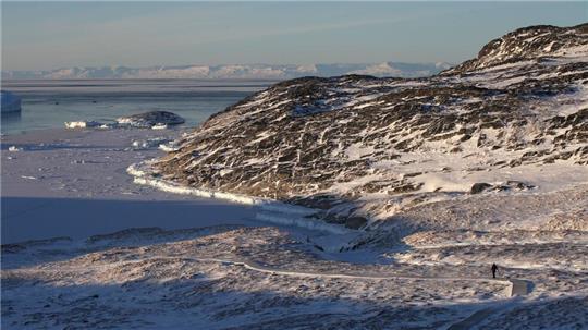 Grönland ist ein Land voller Eis und Schnee. Unter der Erdoberfläche lagern jedoch immense Rohstoffvorkommen.