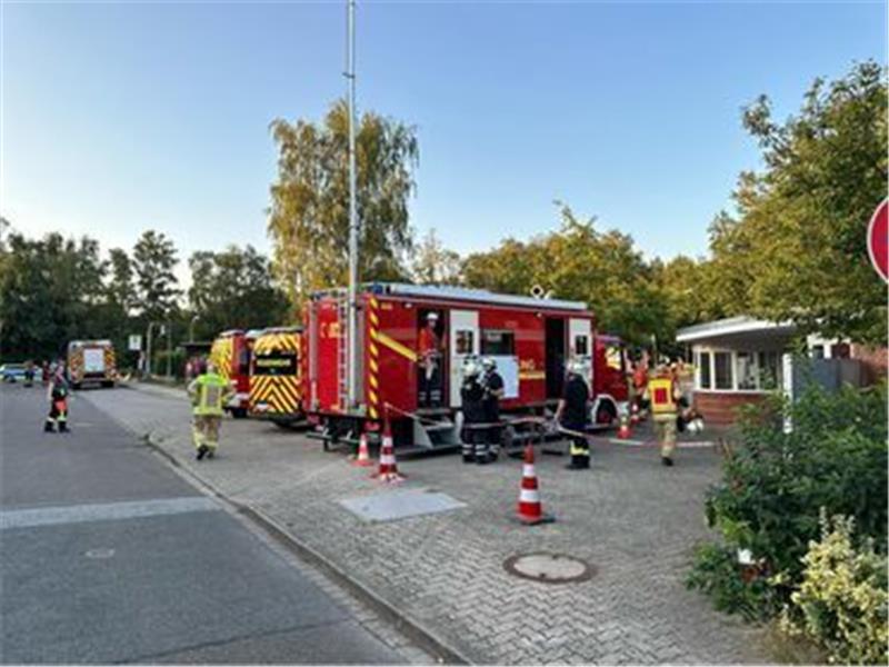 Chlorgasalaram im Neu Wulmstorfer Freibad Großaufgebot vor dem Neu Wulmstorfer Freibad. Foto: Feuerwehr