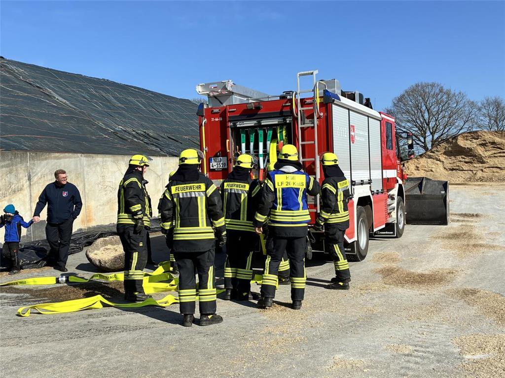Große Doppelübung in Horneburg und Drochtersen.