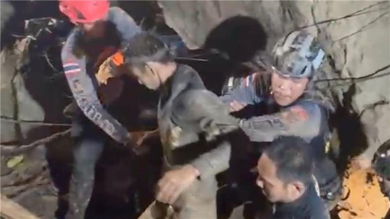 Große Erleichterung in Laos: Der erste der fünf Eingeschlossenen ist in Sicherheit.