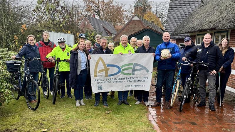 Stadtradeln 2025: Das sind die besten Radler im Landkreis Stade Große Freude bei der Dorfgemeinschaft: Das beste Team beim Stadtradeln kommt aus Bargstedt.
