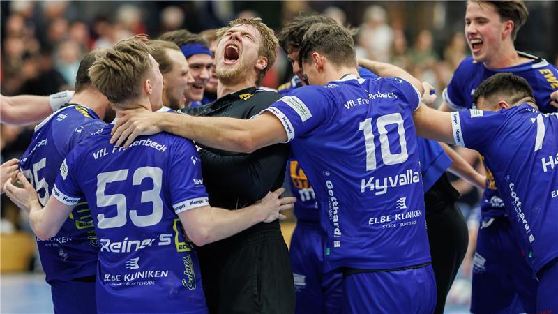 Große Freude in Fredenbeck: Torwart Justin Rundt ist wieder Papa geworden.