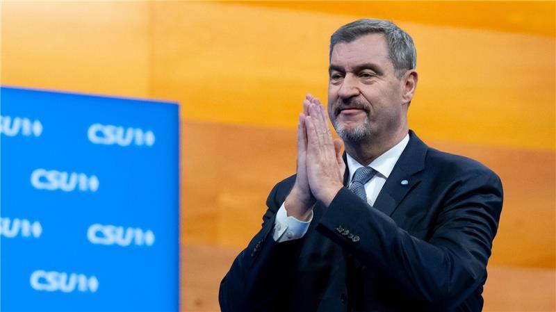 Große Freude sieht anders aus: CSU-Chef Söder bleibt im Amt, aber seine Parteibasis hat ihm einen schmerzhaften Parteitag bereitet.