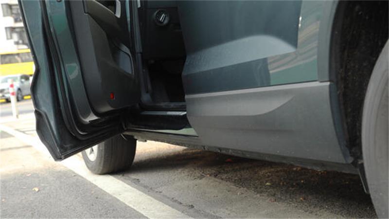 Große Gefahr im Gewusel der Stadt: Sogenannte Dooring-Unfälle können vor allem für Zweiradfahrer schlimm ausgehen. Doch haftet immer der Aussteigende allein?