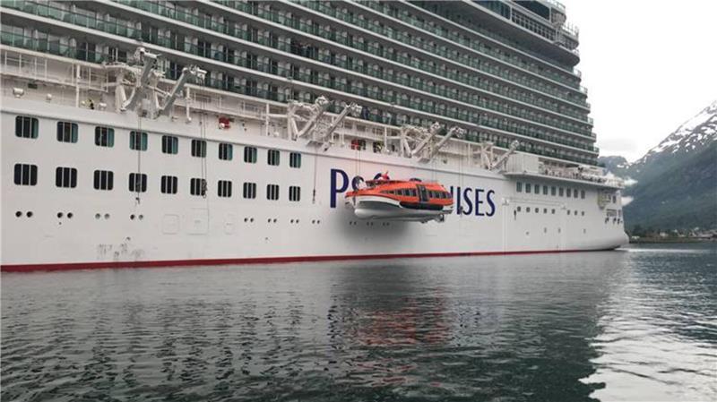 Große Kreuzfahrtschiffe müssen auf den Ernstfall vorbereitet sein. Das Rettungsboot stammt aus dem Landkreis Stade.