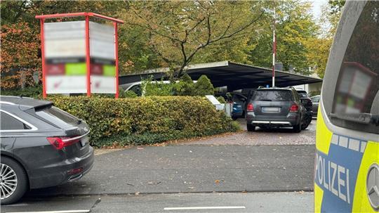Großeinsatz der Polizei an Berufskolleg: Eine Schülerin wurde mit einem Messer angegriffen