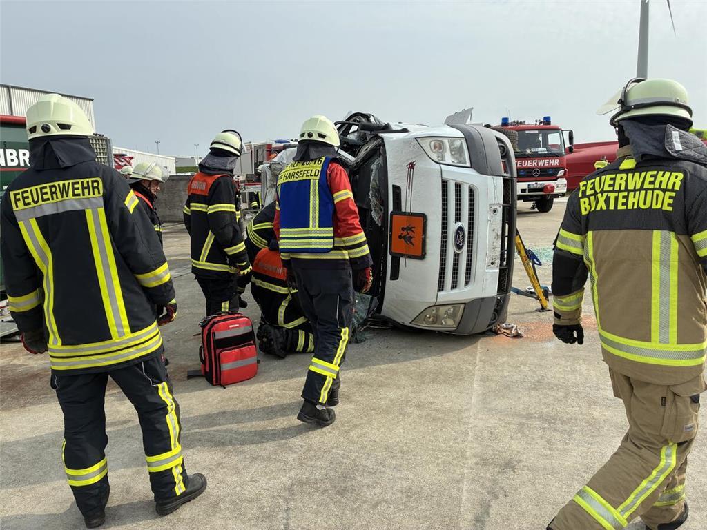 Großen Doppelübung in Horneburg und Drochtersen