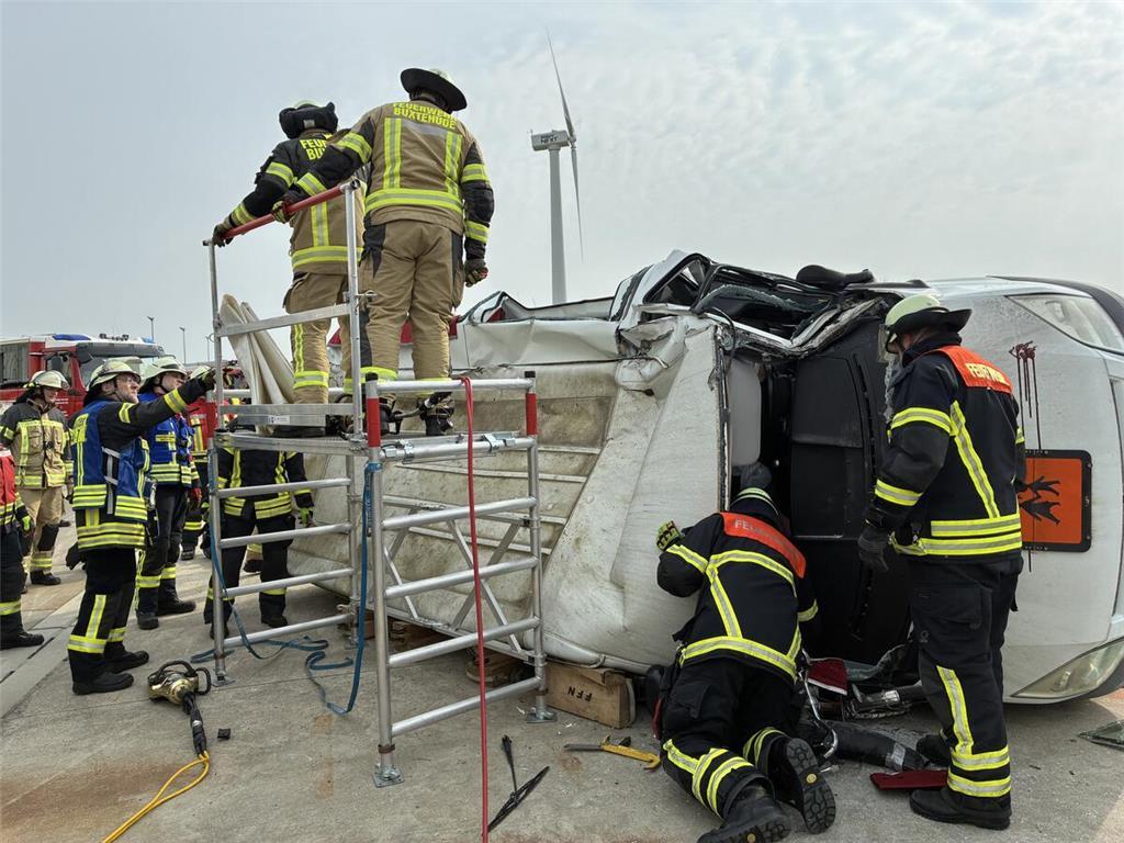 Großen Doppelübung in Horneburg und Drochtersen