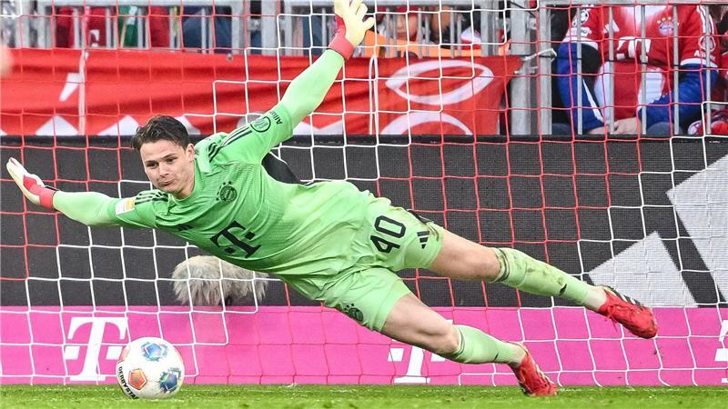 Nagelsmanns DFB-Kader mit den Bayern als WM-Lokomotive Großer Sprung: Jonas Urbig hat es als Nummer zwei beim FC Bayern ins Nationalteam geschafft. (Archivbild)