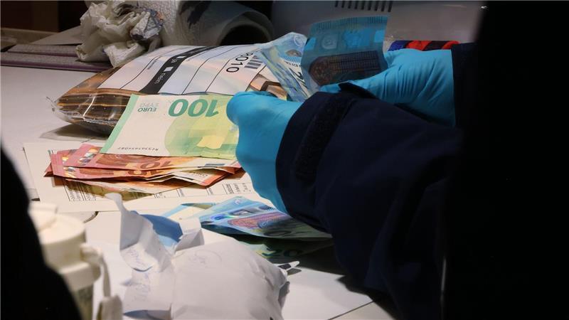 Großrazzia in Nagelstudios: Bargeld beschlagnahmt 