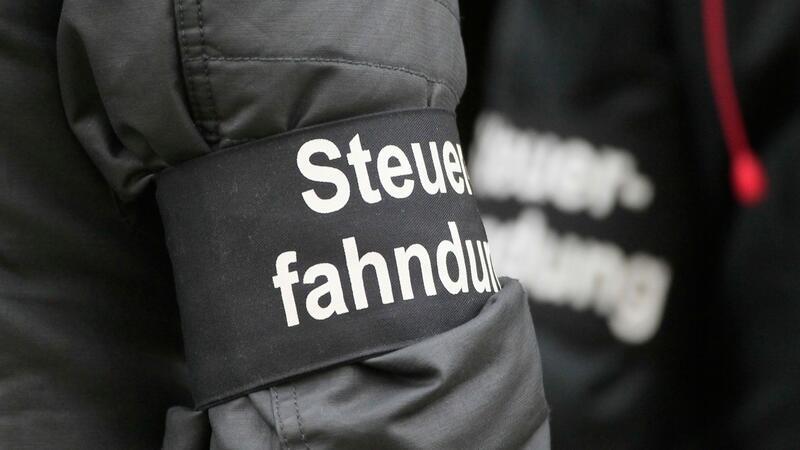 Großrazzien bei Sicherheitsdiensten - Verdacht: Steuerbetrug Großrazzien der Steuerfahndung Hamburg gegen Unternehmen aus der Sicherheistbranche