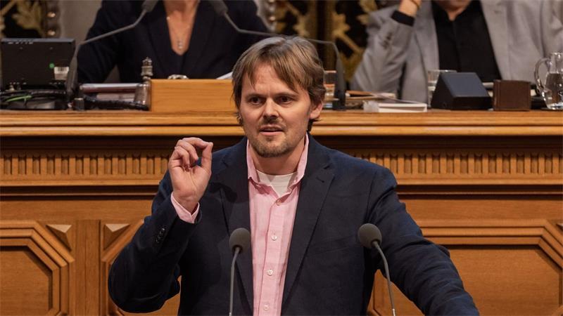 Rolle rückwärts - Grüne nun doch für Naturkundemuseum Grünen-Fraktionschef Michael Gwosdz verkündete am vergangenen Freitag noch das Nein seiner Fraktion zu einem hunderte Millionen Euro teuren Naturkundemuseum. Am Montag kam dann die Rolle rückwärts. (Archivbild)