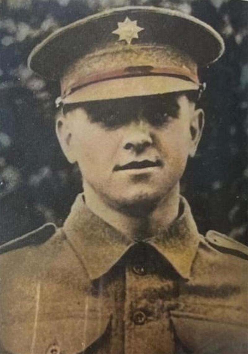 Guardsman Edward Charles Marsh starb am 2. Mai 1945 kurz vor dem Kriegsende im Alter von 18 Jahren.