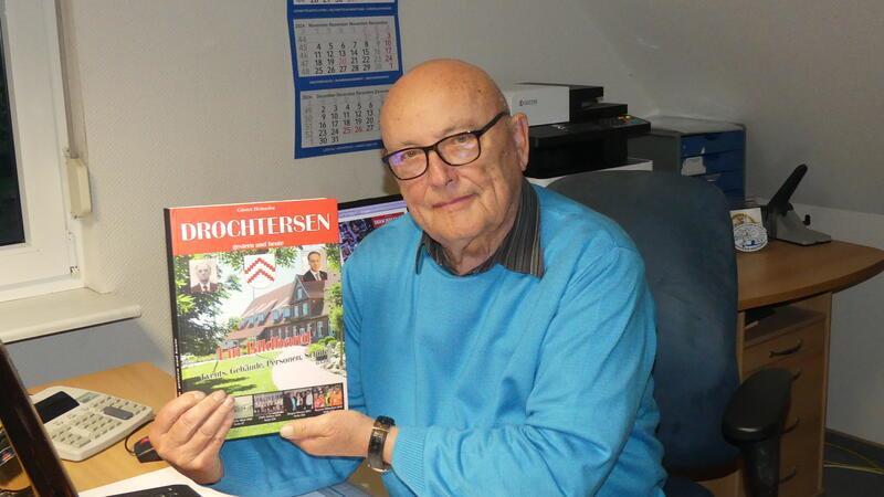 Von der Sturmflut und dem FC Bayern: Drochtersen seit der Nachkriegszeit Günter Heinsohn (78) hat einen neuen Drochtersen-Bildband herausgegeben: Ein umfassendes 248-Seiten-Werk, in dem viele spannende Alt-Neu-Gegenüberstellungen, Events und Personen Erwähnung finden.
