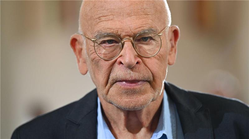 Günter Wallraff unterstützt die grüne Oberbürgermeister-Kandidatin Berivan Aymaz. (Archivbild)