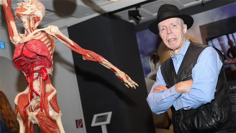 Von Hagens: Ein Leben zwischen Faszination und Ablehnung Gunther von Hagens ist für seine „Körperwelten“ bekannt. (Archivbild)