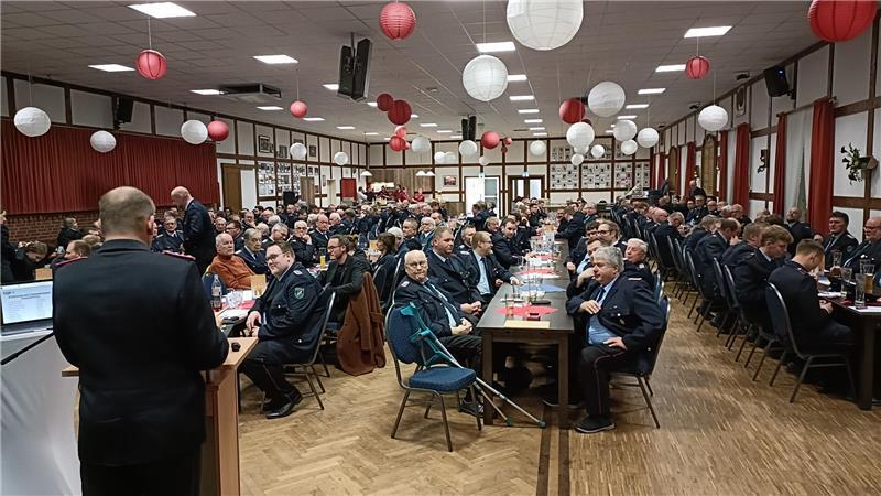 Diese Themen bringen Fredenbecks Feuerwehr zur Weißglut Gut 300 Brandschützer nahmen an der Veranstaltung in Kutenholz teil.