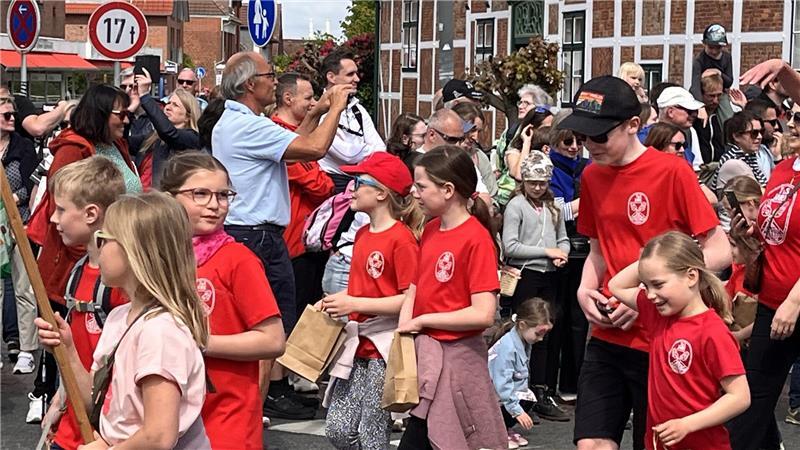 Gut besucht, von Jung und Alt - das Blütenfest 2025.