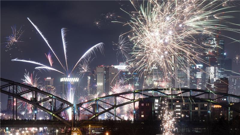 Kurz vor Silvester: Ansturm auf Böller und Raketen Gut jeder fünfte Bundesbürger will laut einer neuen Umfrage zum Jahreswechsel privates Feuerwerk zünden. (Archivbild)