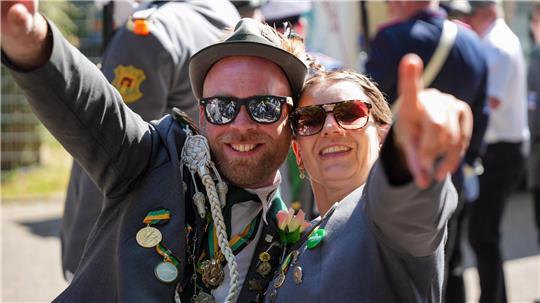 Gute Laune im Anflug: So wie im vergangenen Jahr bei allerbestem Wetter am Schützenfest-Sonntag darf es in diesem Jahr gerne weitergehen.