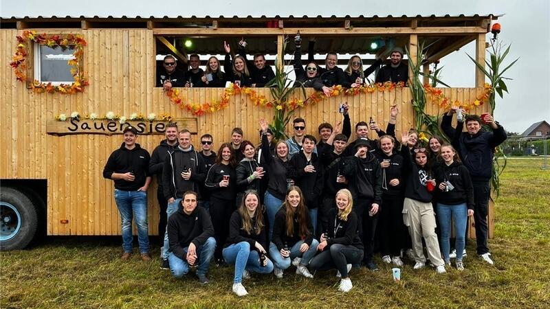 Gute Stimmung beim Ernteumzug: Die Sauensieker Dorfjugend bewegt so einiges für Kinder und Jugendliche.