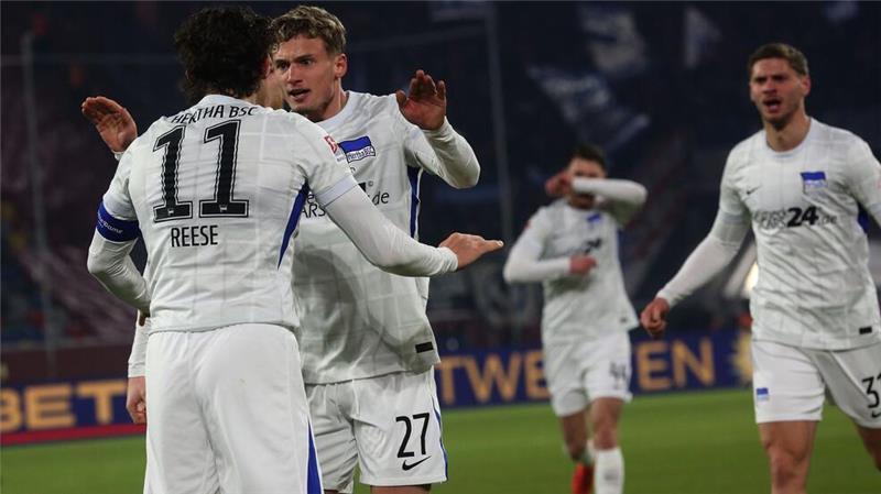 Hertha verpasst Befreiungsschlag - Fiél vor dem Aus Guter Auftritt von Hertha BSC in Düsseldorf.
