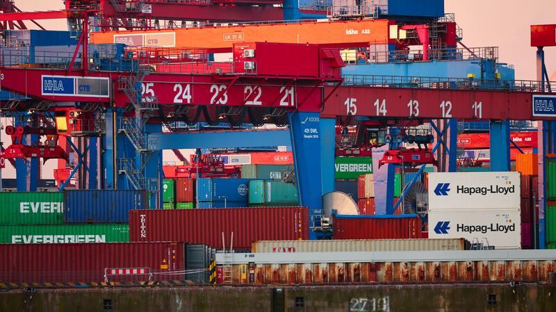 HHLA-Containerterminal im Hamburger Hafen.