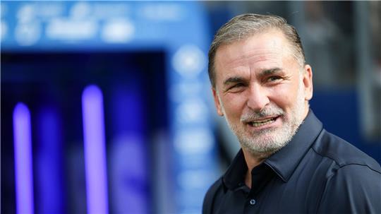 HSV-Boss Stefan Kuntz macht den Mahner.