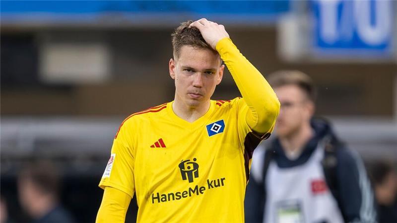 Wenig Gedanken an Zukunft: HSV-Trainer Polzin auf Bewährung HSV-Ersatztorhüter Matheo Raab fällt lange aus.