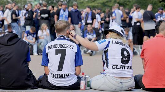 HSV-Fans wurden nach dem Spiel in der S-Bahn angegriffen (Symbolbild).