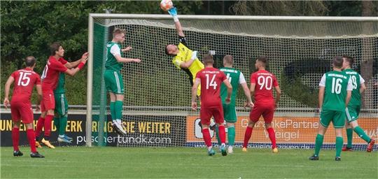 HSV-Keeper Arne Exner in Aktion. Foto: Demmer