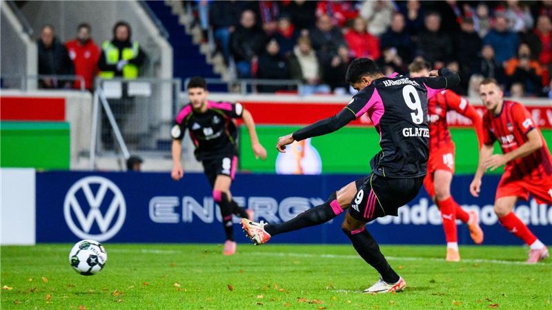 BVB gewinnt Krimi in Frankfurt - Wolfsburg und Augsburg raus HSV-Stürmer Robert Glatzel sorgte mit seinem verwandelten Foulelfmeter für den Einzug ins Achtelfinale.