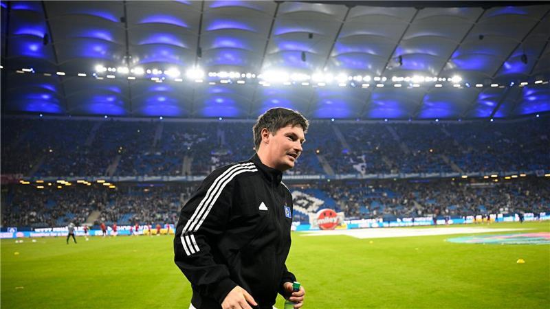 HSV-Trainer Merlin Polzin freut sich auf „ein richtig cooles Fußballspiel“ in Magdeburg.