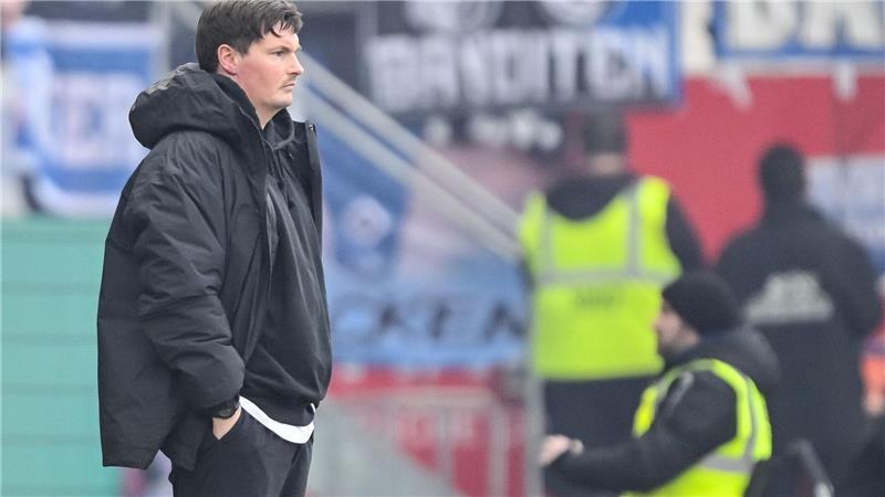 HSV-Trainer Polzin sah eine ordentiche erste Halbzeit seiner Mannschaft.