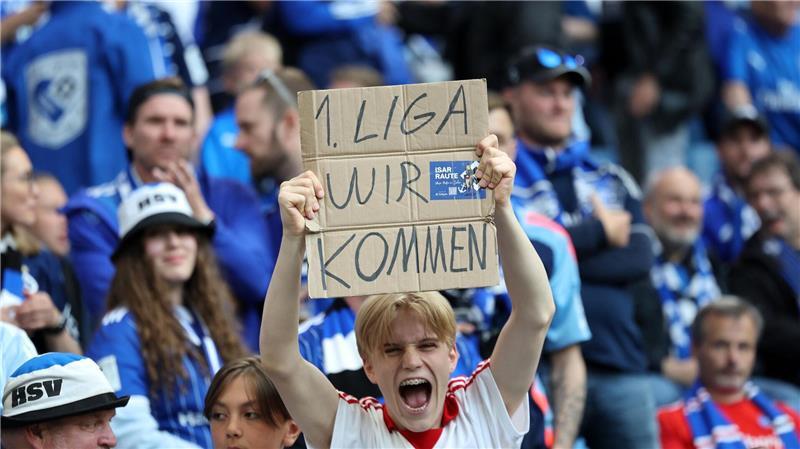 Endlich wieder Bundesliga! HSV im Partyrausch nach oben HSV-Vorfreude pur.