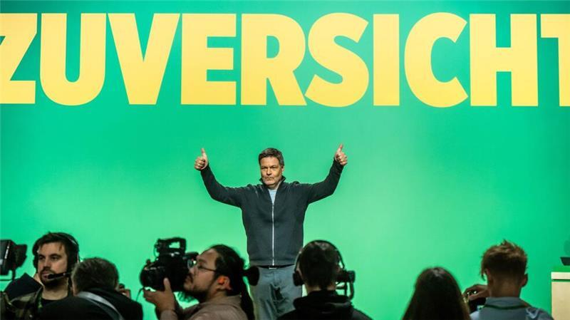 Habeck wirbt um Unterstützung – Grüne stellen Wahlprogramm für vorgezogene Bundestagswahl auf