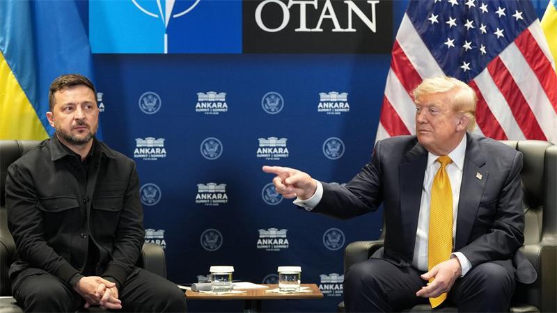 „Haben Sie eine Frage für Präsident Putin?“ An einer Stelle des Auftritts zeigte Trump bei dieser Frage auf Selenskyj.