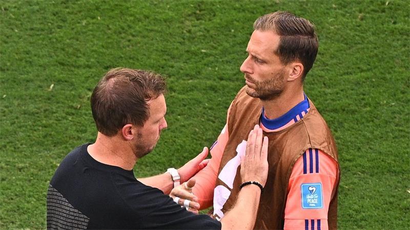 Haben alles geklärt: Ex-Bundestrainer Julian Nagelsmann (l) und Torwart Oliver Baumann. (Archivbild)