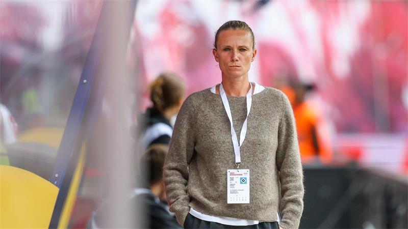 HSV-Trainer Polzin: Zwischen Krise und neuem Vertrag Hält auch langfristig an HSV-Trainer Merlin Polzin fest: Sportvorständin Kathleen Krüger. (Archivbild)