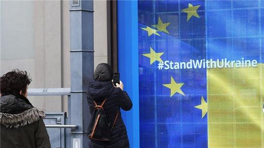 Scholz fordert von Brüssel klare Botschaft an Putin  Hält die Unterstützung der Europäischen Union für die Ukraine auch fast zwei Jahre nach Kriegsbeginn?