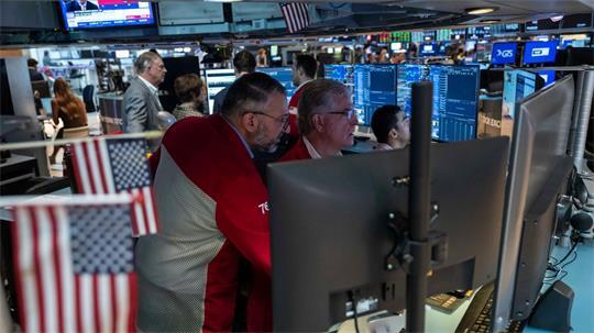 Händler an der Wall Street: In den USA steigen die Renditen von Staatsanleihen immer mehr an.(Archivbild)