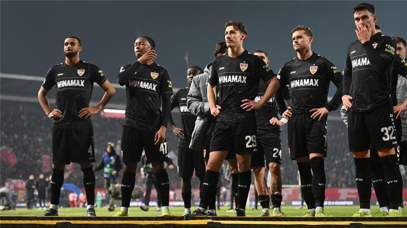 1:5 in Belgrad: VfB kassiert Klatsche in der Königsklasse Hängende Köpfe beim VfB: Der Bundesligist kassierte in Belgrad eine heftige Klatsche.