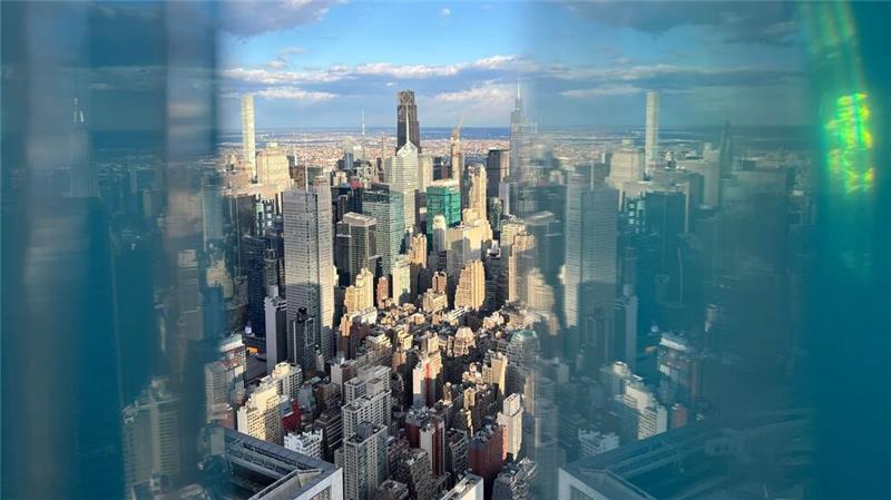 Teure beste Aussicht - New Yorks Wolkenkratzer im Wettbewerb Häuserschluchten von oben.