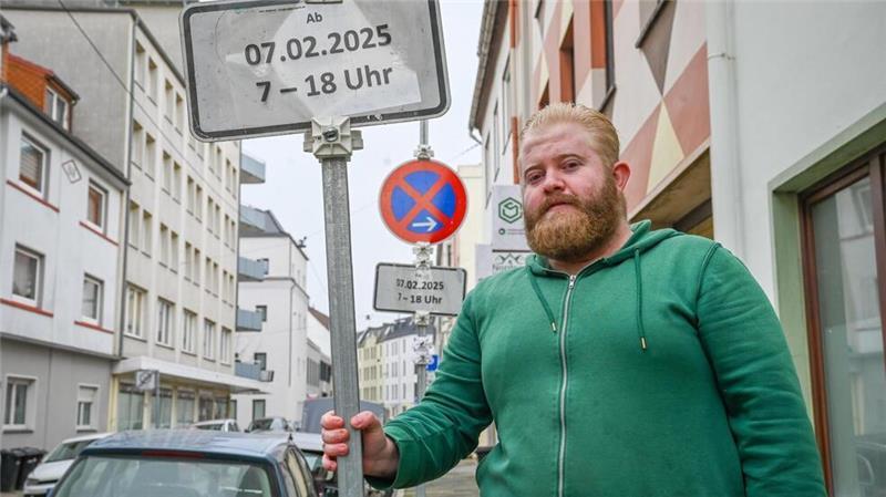 Schilderstreit lähmt Umzugsfirma: Unternehmer verzweifelt an Behörde Haidar Alsaed Ali und sein "Sorglos"-Umzugsunternehmen haben Probleme mit dem Bremerhavener Ordnungsamt.