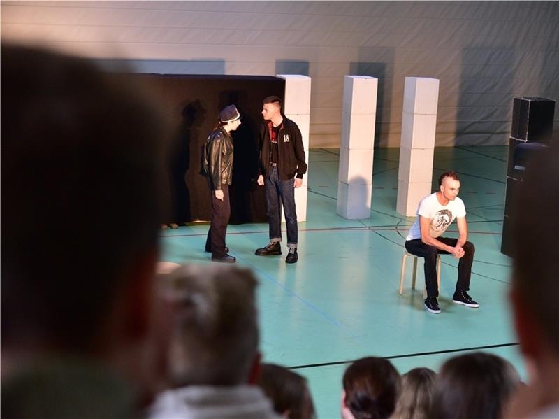 „Hallo Nazi“: Theater in der Geestlandschule. Foto: Beneke